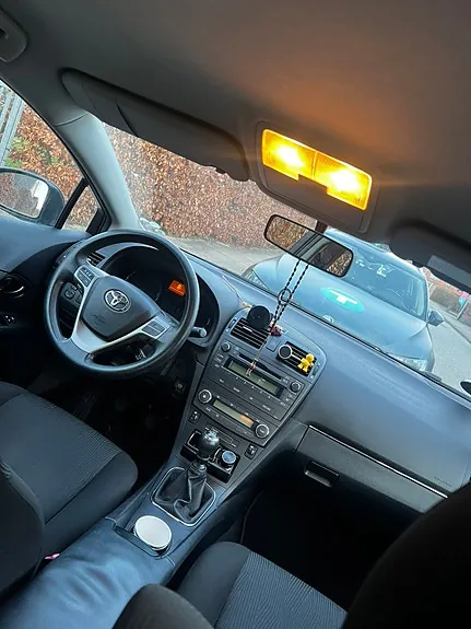 Toyota Avensis 2011 photo 4