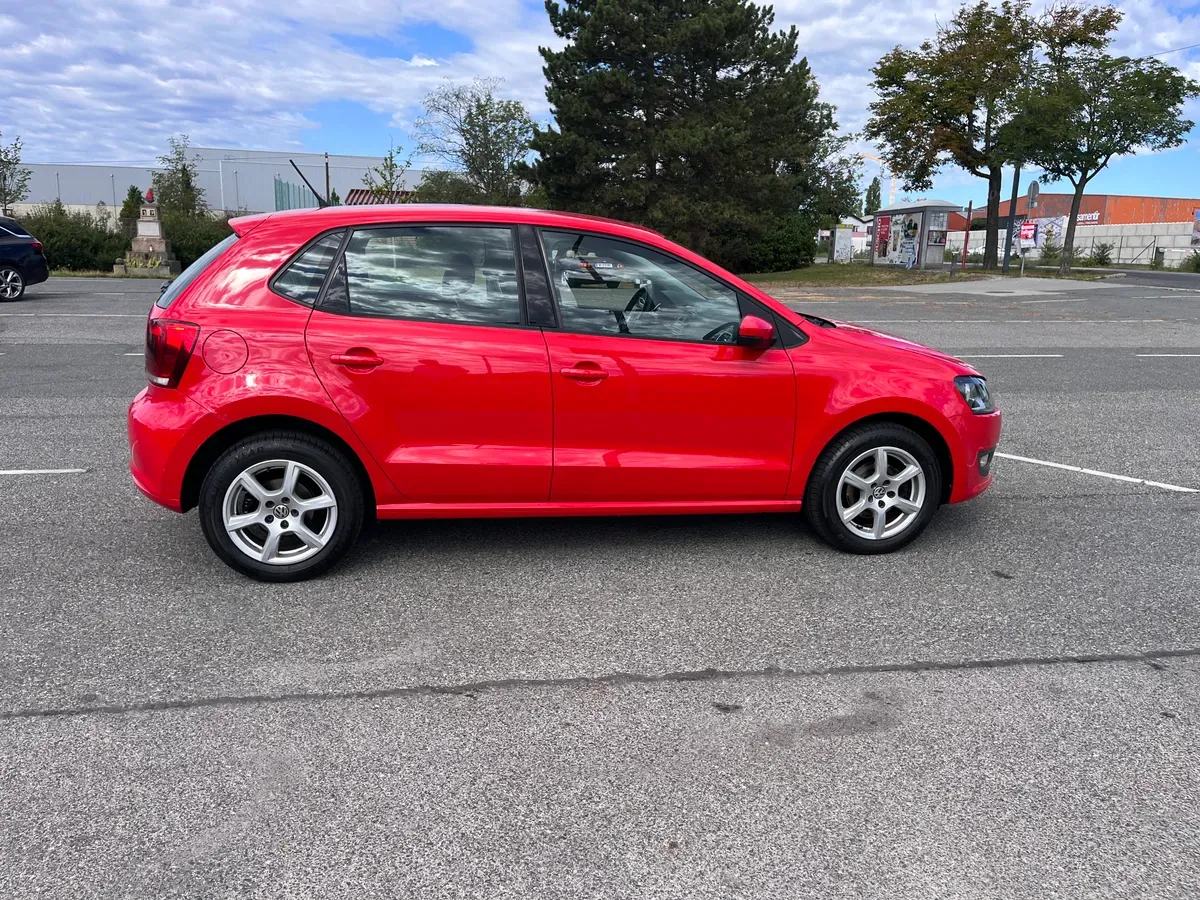 Volkswagen Polo 2012 photo 2