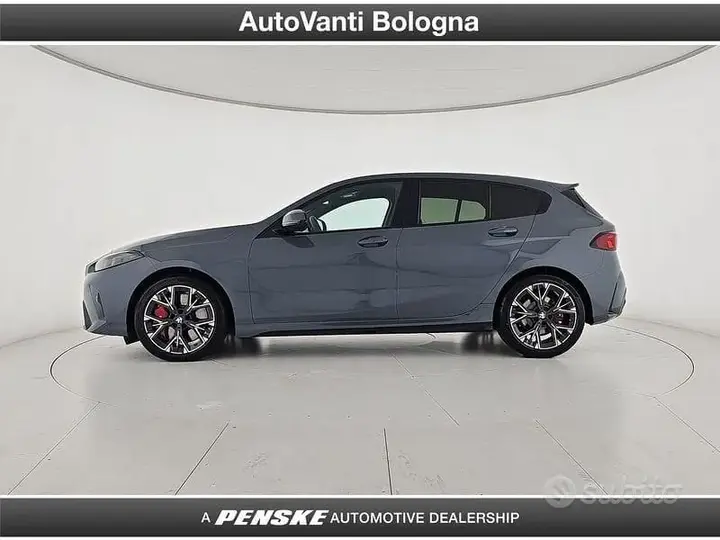 BMW 1 Series 2025 photo 3