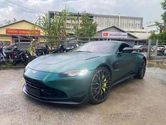 Aston Martin Vantage