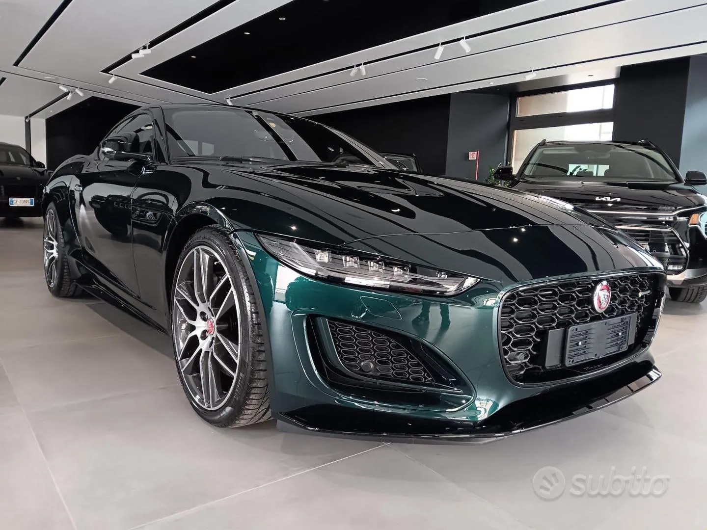 Jaguar F-Type 2024 photo 3