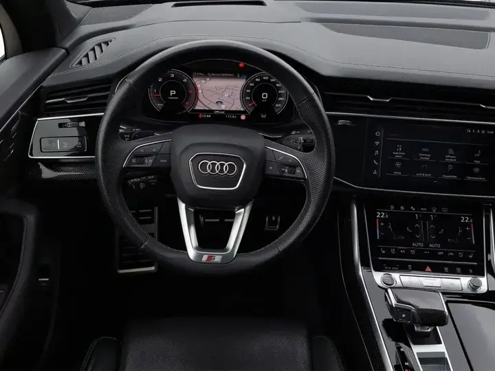 Audi Q7 2021 photo 2
