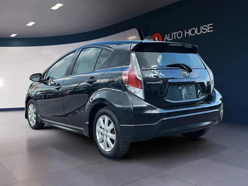 Toyota Prius C 2017 photo 5