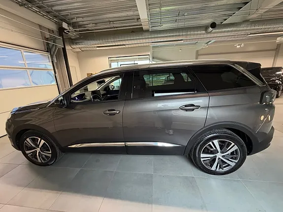 Peugeot 5008 2022 photo 3