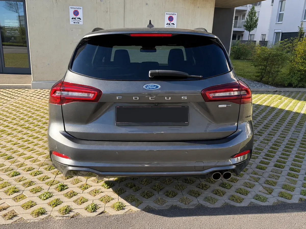 Ford Focus 2023 photo 3