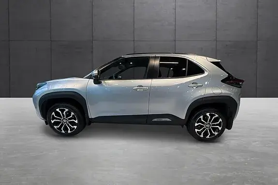 Toyota Yaris Cross 2024 photo 2