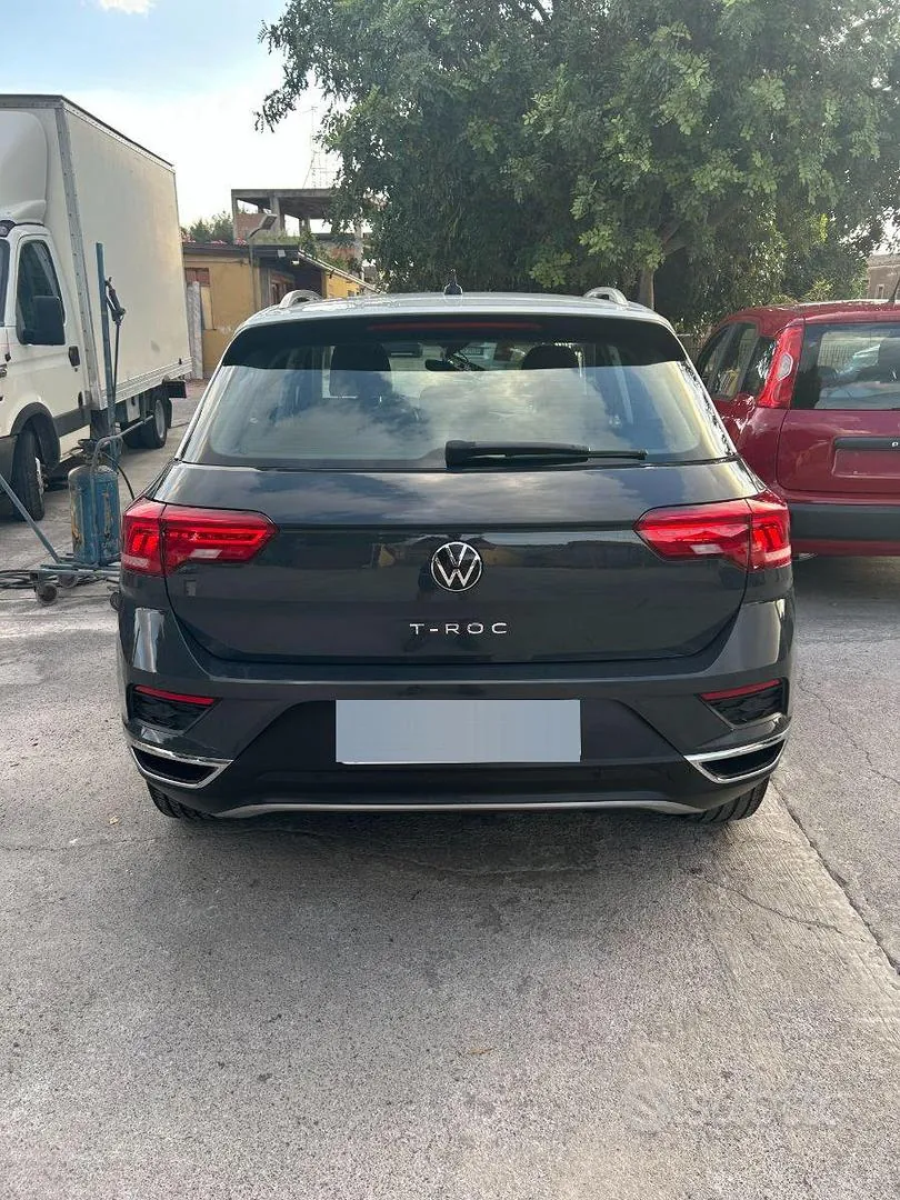 Volkswagen T-Roc 2022 photo 2