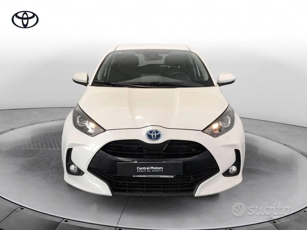 Toyota Yaris 2021 photo 2
