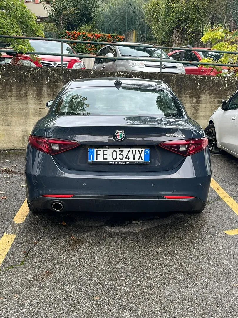 Alfa Romeo Giulia 2016 photo 2