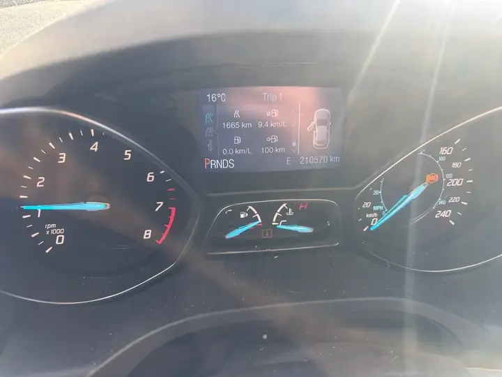 Ford Escape 2015 photo 2