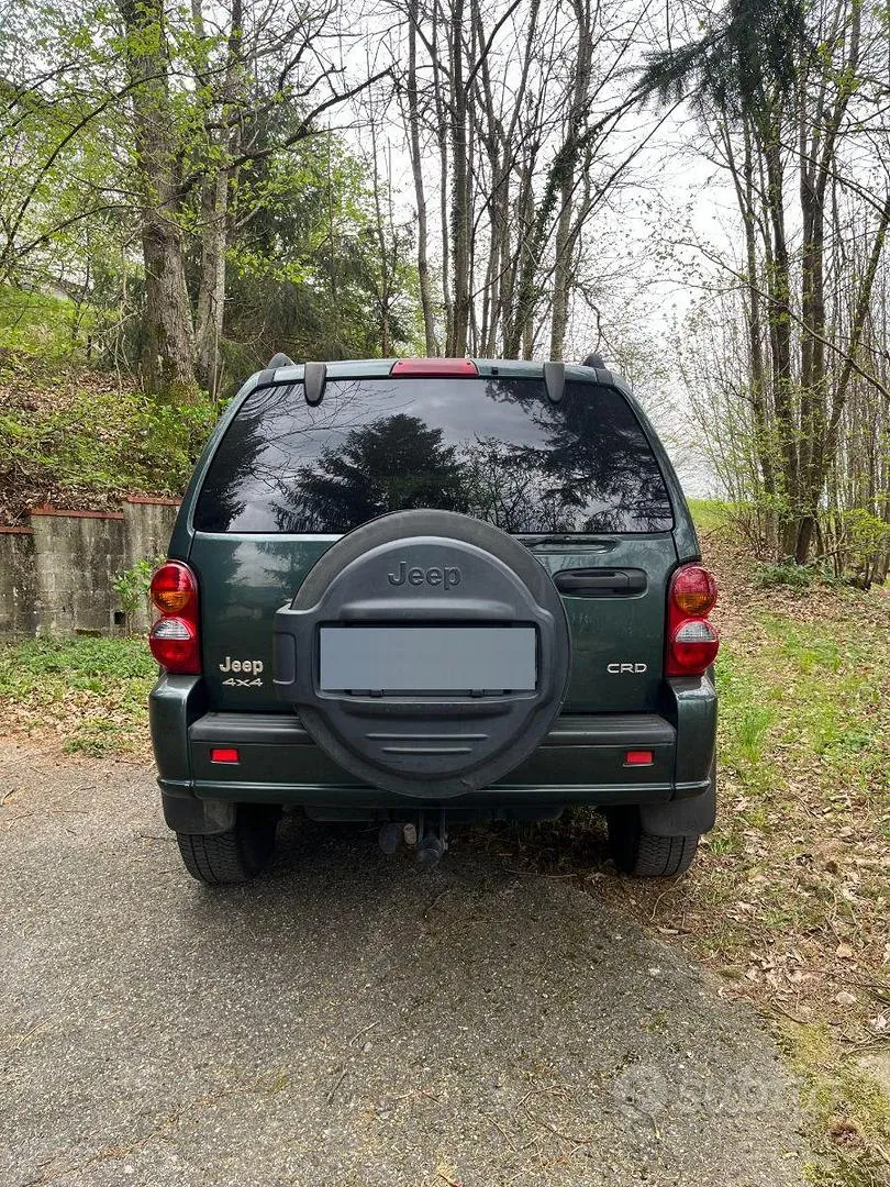 Jeep Cherokee 2003 photo 2