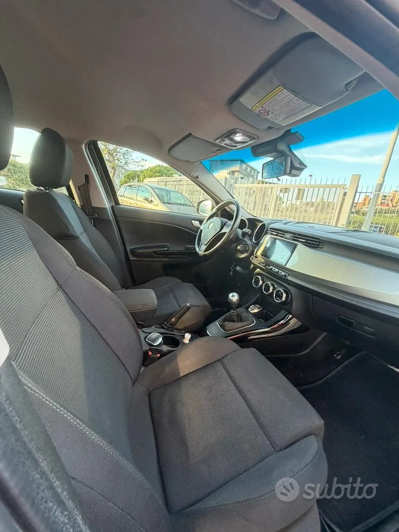 Alfa Romeo Giulietta 2013 photo 4