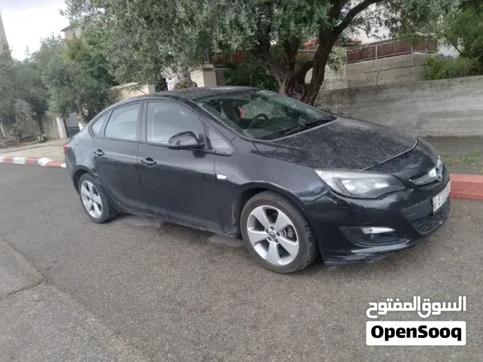 Opel Astra 2013 photo 3
