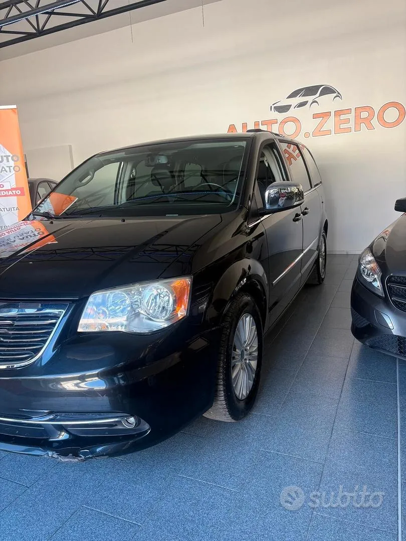 Lancia Voyager 2014 photo 3