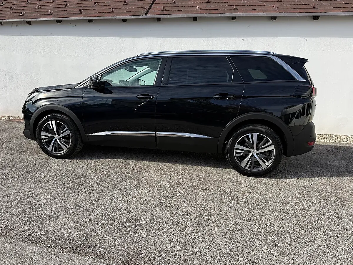 Peugeot 5008 2023 photo 2