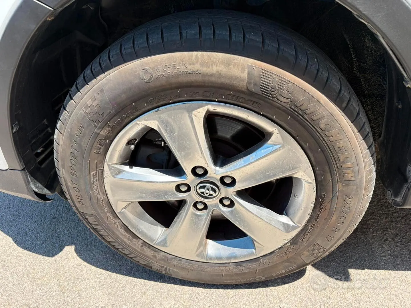 Toyota Rav4 2015 photo 5