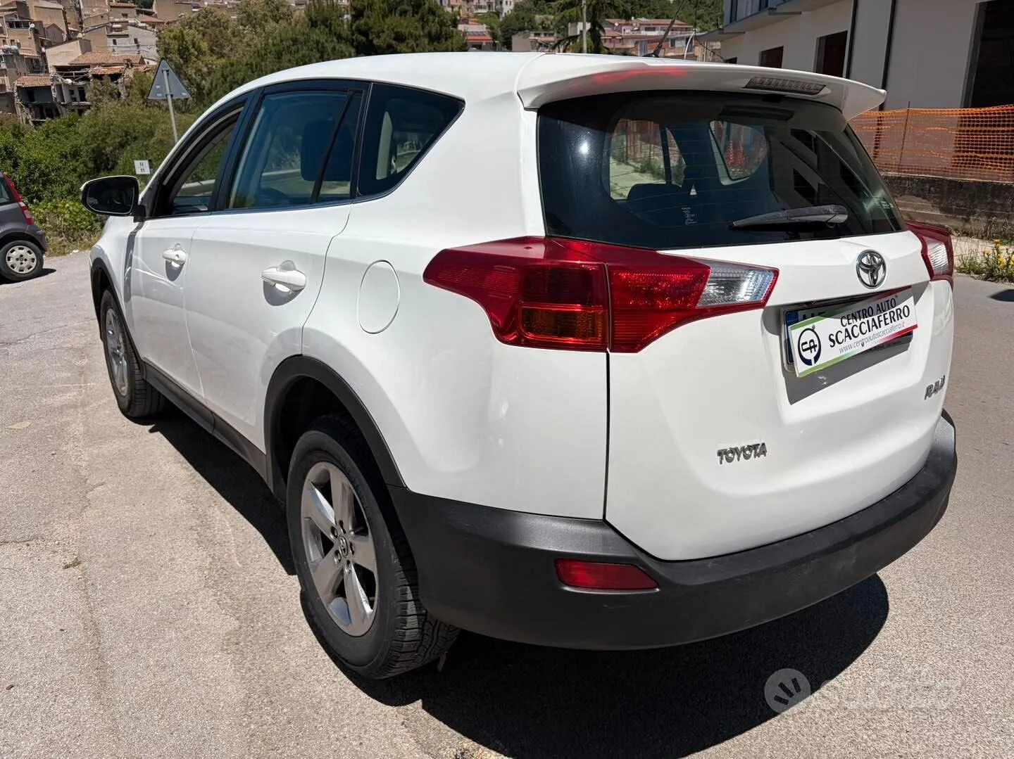 Toyota Rav4 2015 photo 4