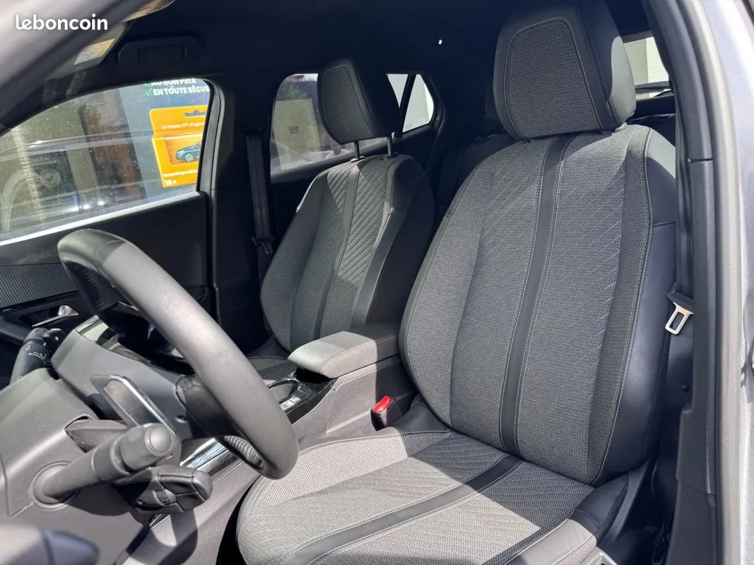 Peugeot 2008 2025 photo 5