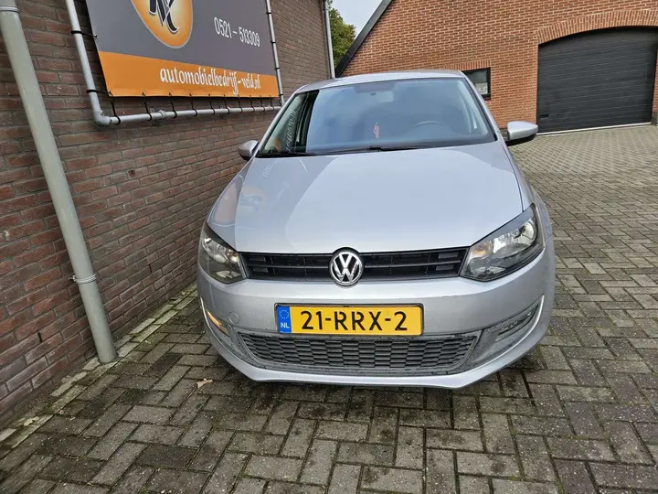Volkswagen Polo 2010 photo 2