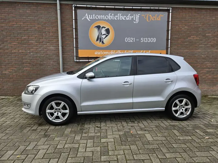 Volkswagen Polo 2010 photo 4