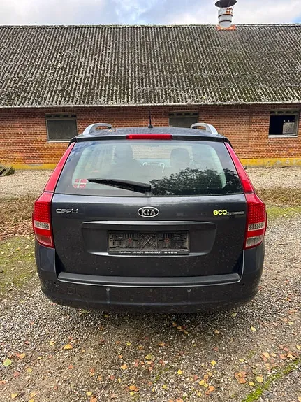 Kia Ceed 2010 photo 3