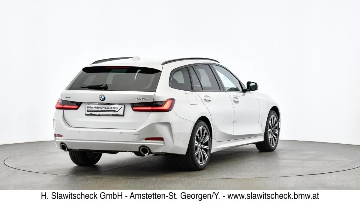 BMW 3 Series 2025 photo 3
