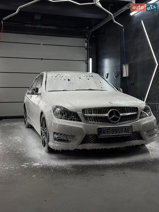 Mercedes-Benz C-Class 2012 photo 5