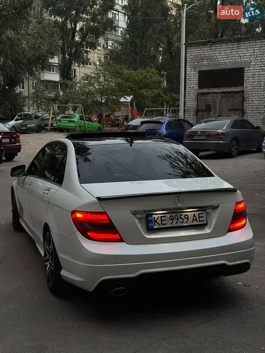 Mercedes-Benz C-Class 2012 photo 4