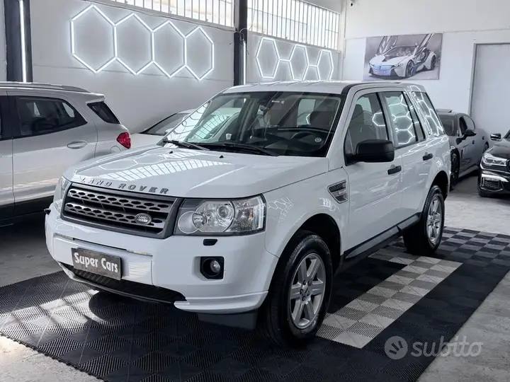 Land Rover Freelander 2012 photo 3