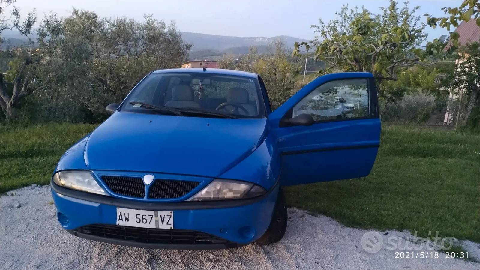 Lancia Ypsilon