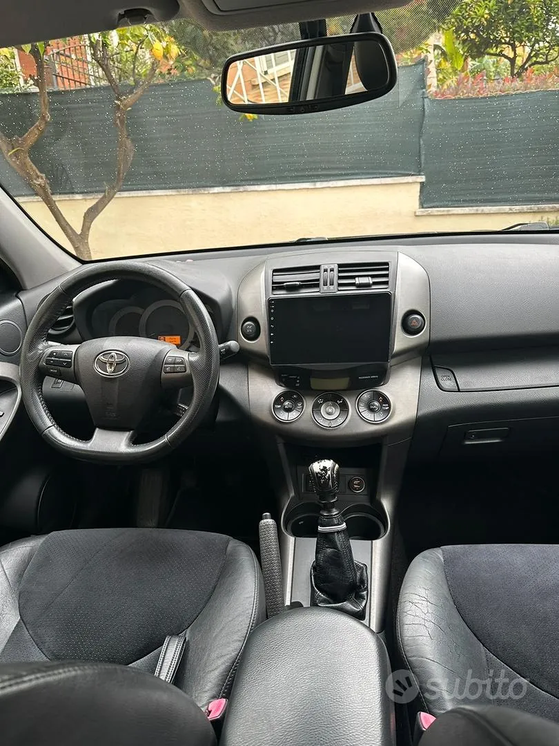 Toyota Rav4 2011 photo 3