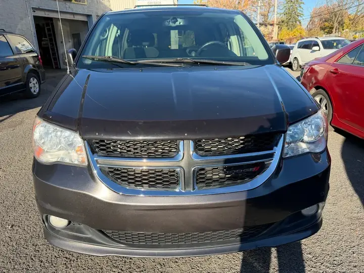 Dodge Grand Caravan 2016 photo 2