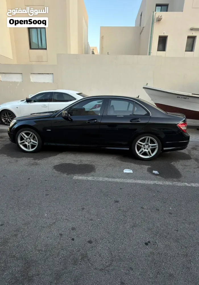 Mercedes-Benz C-Class 2010 photo 2