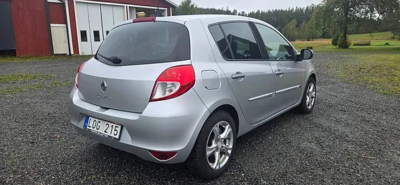 Renault Clio 2011 photo 4
