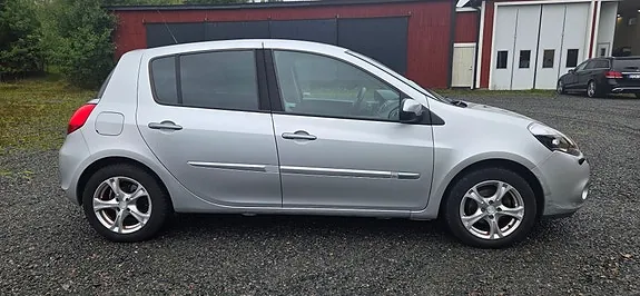 Renault Clio 2011 photo 5
