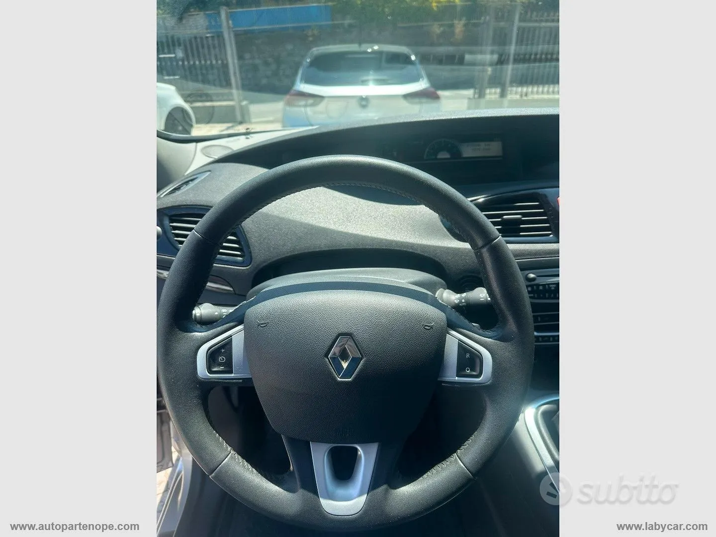Renault Scenic 2011 photo 5