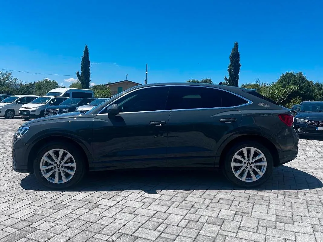 Audi Q3 2022 photo 4