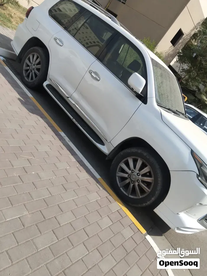 Toyota Land Cruiser 2011 photo 2