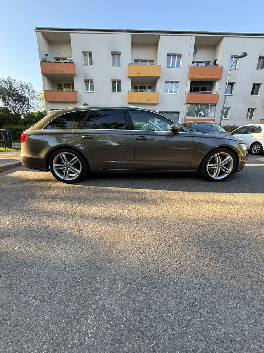 Audi A6 2012 photo 2