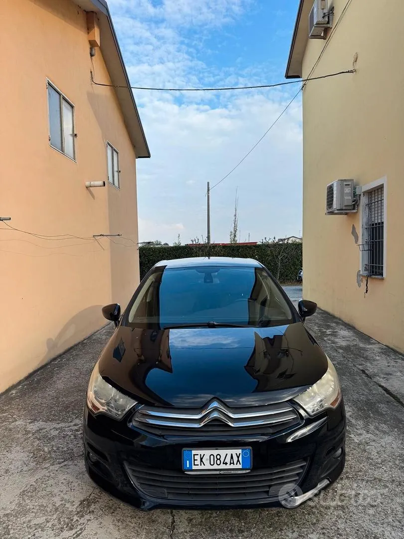 Citroen C4 2012 photo 2
