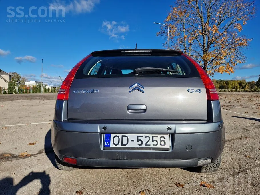Citroen C4 2010 photo 3