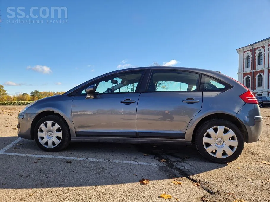 Citroen C4 2010 photo 2