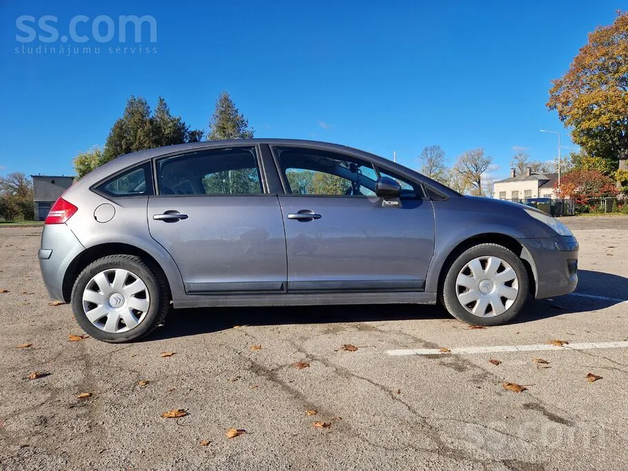 Citroen C4 2010 photo 4