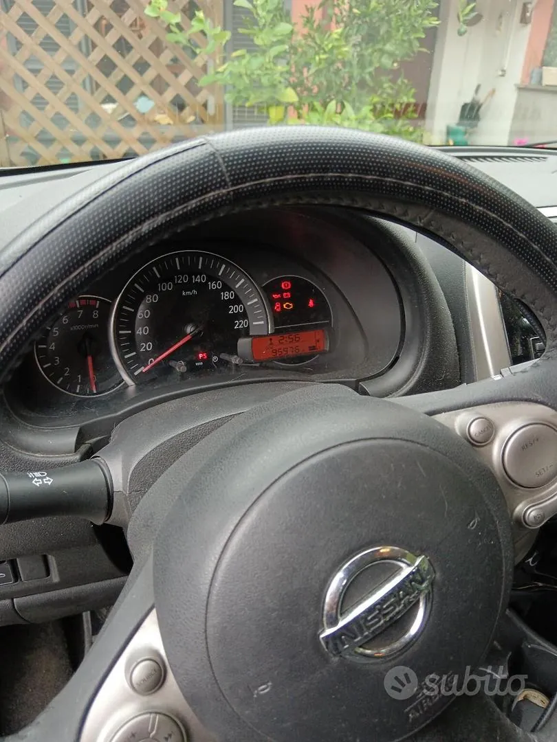Nissan Micra 2014 photo 3