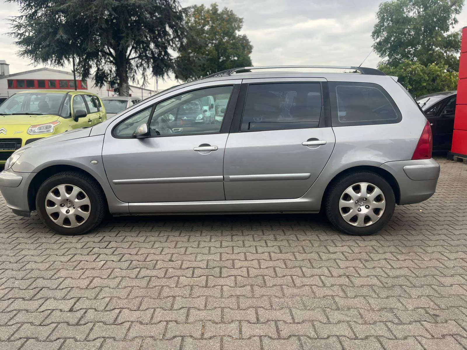 Peugeot 307 Break 2003 photo 2
