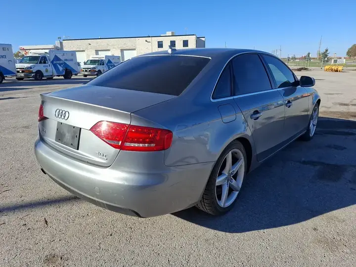 Audi A4 2011 photo 5
