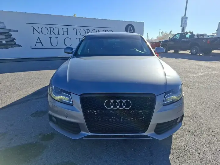Audi A4 2011 photo 2