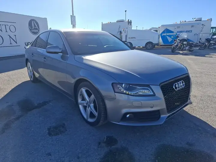 Audi A4 2011 photo 3
