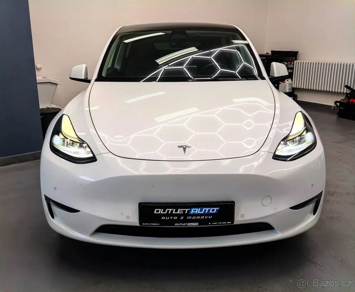 Tesla Model Y 2022 photo 2