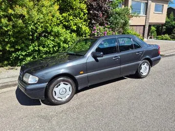 Mercedes-Benz C250